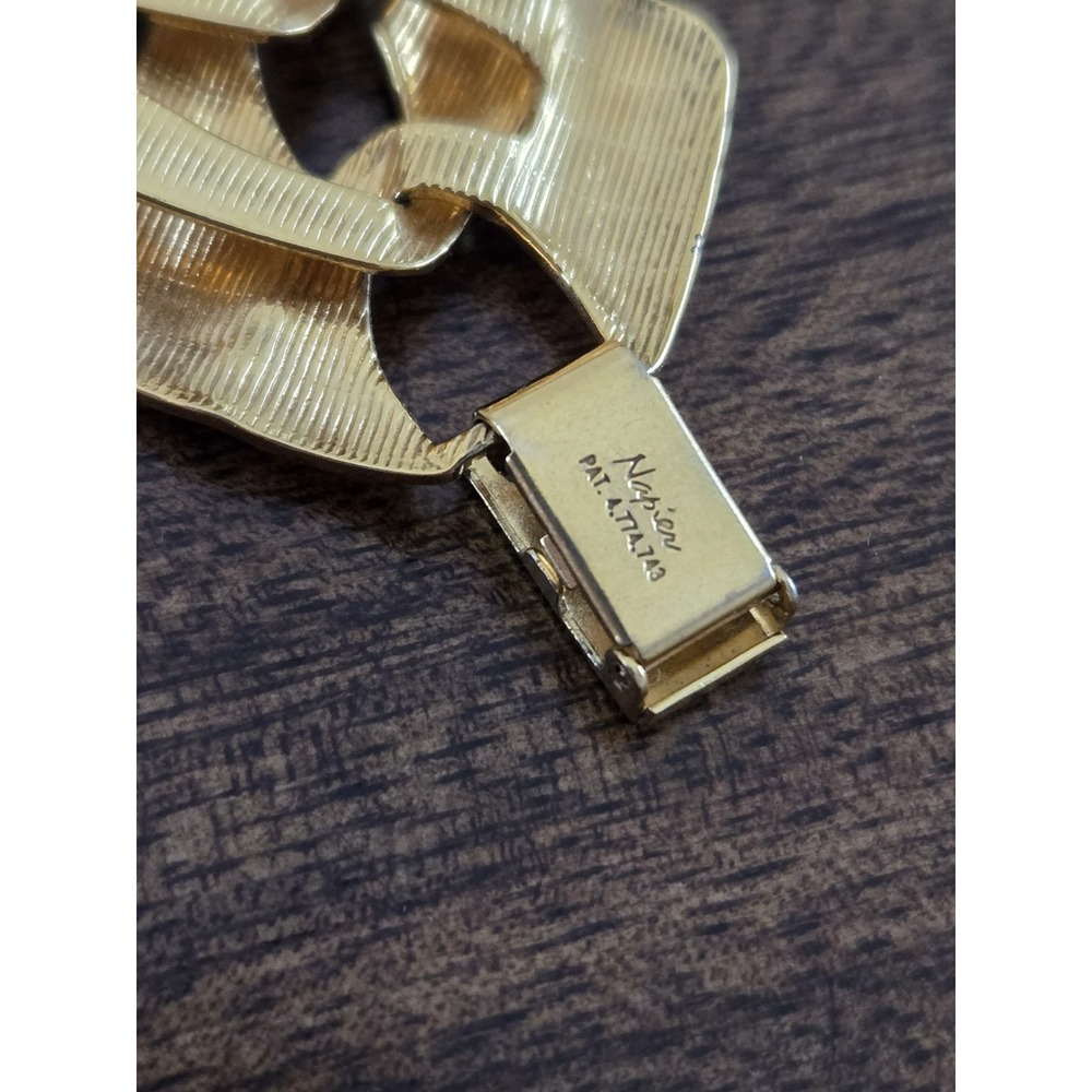 VTG Napier Gold Tone Statement Bib Necklace Ribbed 18" Link Bold/Beautiful EUC - Picture 10 of 10